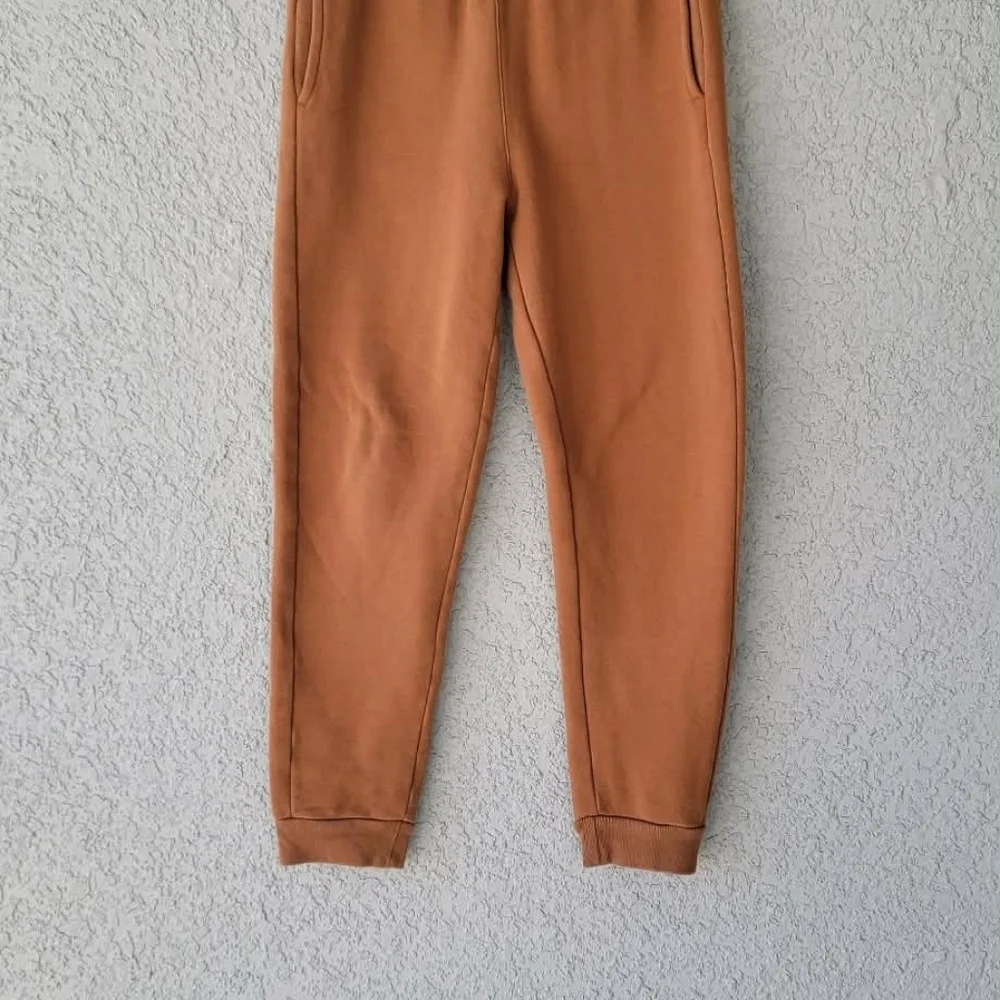 Carhartt Boys Brown Jogger Pants Size 14/16.